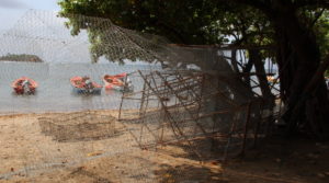 Nasse de pêche sur une plage de Martinique